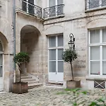 Adresse Prestigieuse: Appartement Luxueux Marais