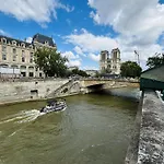Superb Flat Seine-Notre Dame
