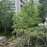 Charmant Studio, Central