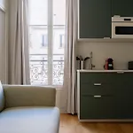 Stunning 1 Bedroom Apartment In Paris