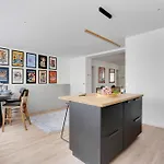Spacious Apartment - 2Br- 6P - Grandes-Carrieres