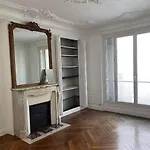 Room In Large Classic Parisian Apartment