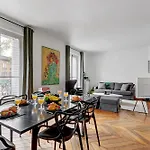 Eiffel Tower & Champ De Mars - 2Br - Cityapartmentstay