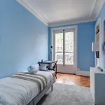Eiffel Tower & Champ De Mars - 2Br - Cityapartmentstay