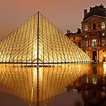 L\'Elegance A La Parisienne