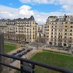 Bright & Elegant Appartment With View Over Invalides, Near St Germain Des Pres