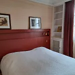 Bright & Elegant Appartment With View Over Invalides, Near St Germain Des Pres