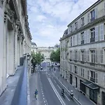 Arc De Triomphe Luxury 3 Bed 3,5 Bath
