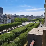Bright & Elegant Appartment With View Over Invalides, Near St Germain Des Pres
