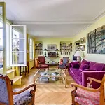 Le Pastel - Refined & Colorful - Madeleine