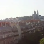 Amazing Eiffel Views At Cool Central Area