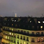 Amazing Eiffel Views At Cool Central Area