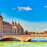 Family Apartment - Mon Amour - Close All You Need- Cosy Modern & Comfort - Free Paris Travel Guide
