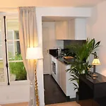 Luxury Apartment In The Golden Triangle - Paris