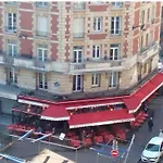 Coeur De Paris Place Maubert Charmant Nid Tout Equipe Dernier Etage Vue Tout Paris Ascenseur Climatisation