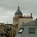 Coeur De Paris Place Maubert Charmant Nid Tout Equipe Dernier Etage Vue Tout Paris Ascenseur Climatisation