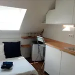 Coeur De Paris Place Maubert Charmant Nid Tout Equipe Dernier Etage Vue Tout Paris Ascenseur Climatisation