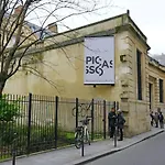 Spacious Typical Parisian Flat - Paris Le Marais