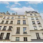 Apartment Le Marais Place Des Vosges By Studio Prestige
