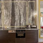 Royale 3 Bedroom, 2 Bathroom Apartment With AC - Louvre