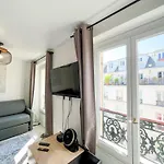 143 - Urban Charming Flat In Center Of Paris