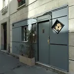 Guesthouse Familial Pour 1 A 5 Personnes De 42M2-Rez De Chaussee-Vues Sur Rue Et Patio Prive Ombrage - Sejour,Chambre Separee,Cuisine,Salle De Bain,Lit Double Et 2 Canapes Lits Depliant - Entree Cote Rue Berzelius-5 Minutes Du Metro Brocante ,Bus 31,