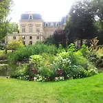 Le Marais Calme Et Lumineux