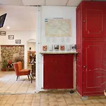 Untalented Hotel - Villette