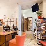 Untalented Hotel - Villette