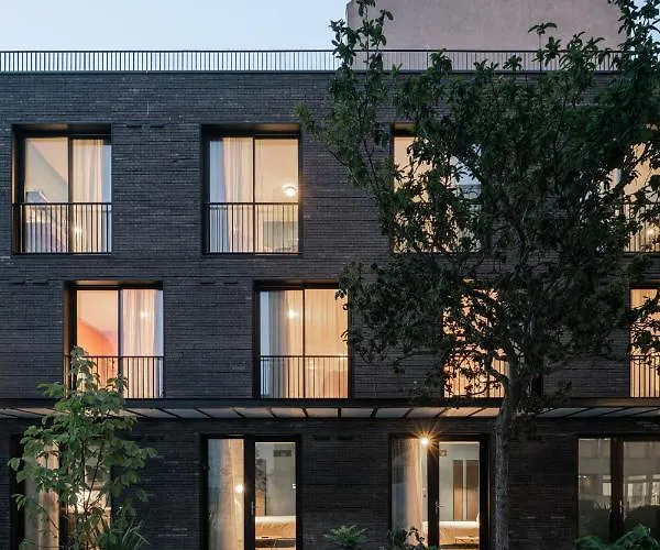 Deskopolitan House