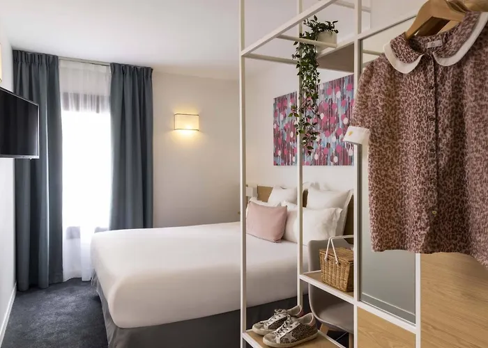 Hotel Paris Louis Blanc