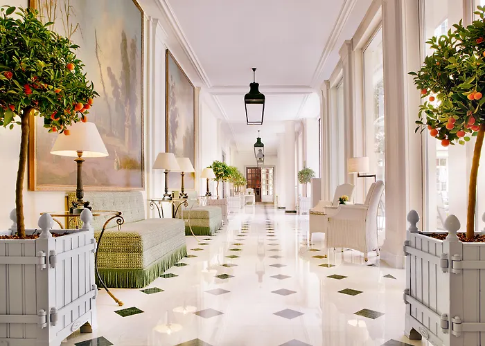 Le Bristol Paris, Oetker Hotels