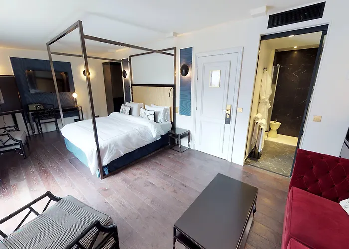 Mom\'Art Hotel