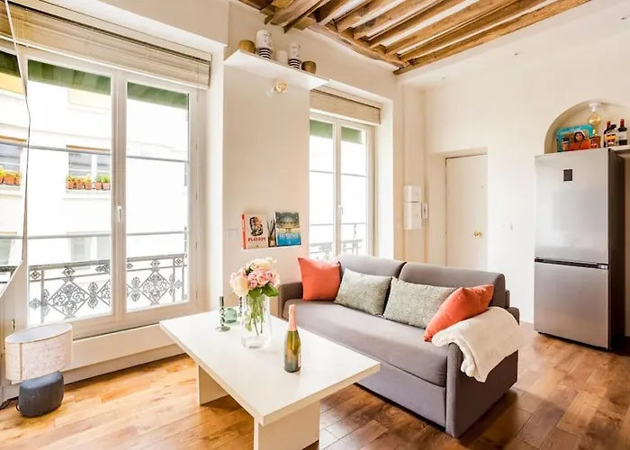 Sweety Home In Marais Paris