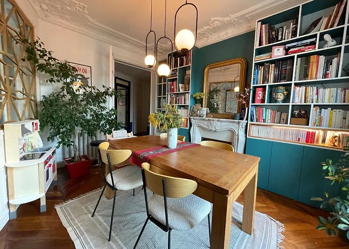 Design Family Appartment In Paris