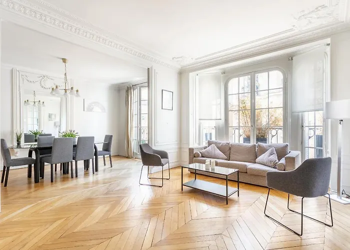 Luxury Living In Passy