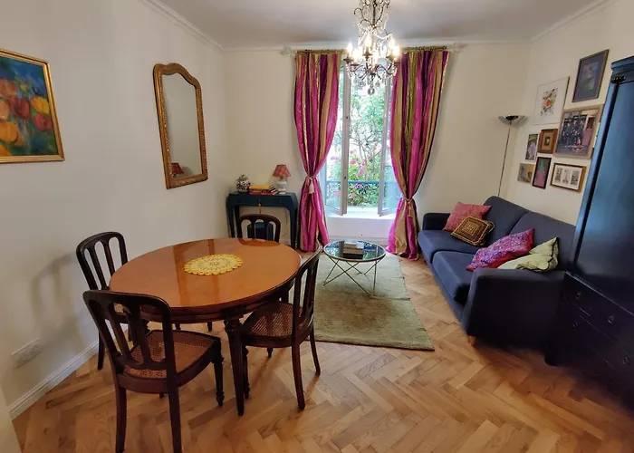 Cozy Apartment With A Garden View In The 17Th Quartier
