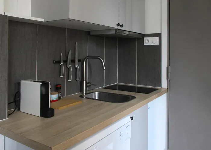 Charming Studio In The 8Eme