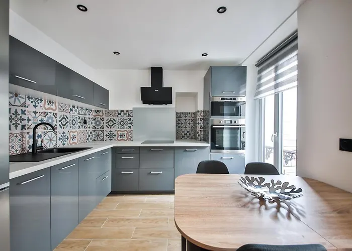 Lovely Apartment For 6, Metro At 160M !