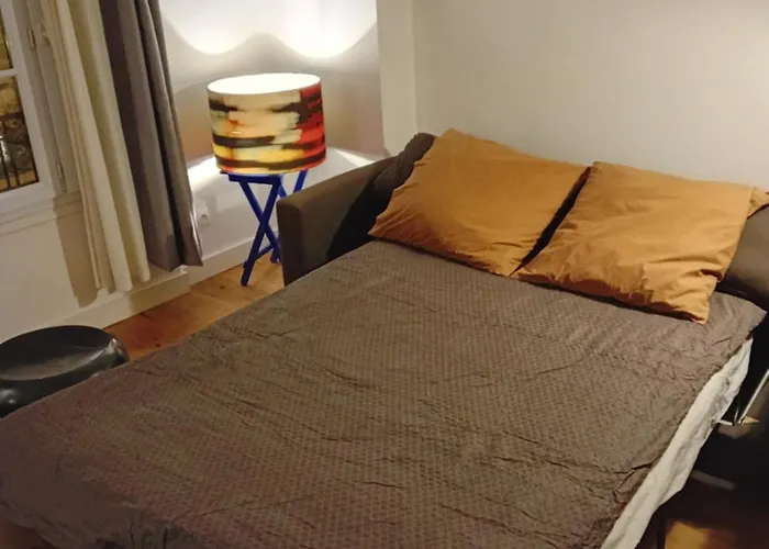 Quiet And Very Central Apartment