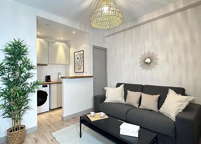 Elegant Home Near Trocadero