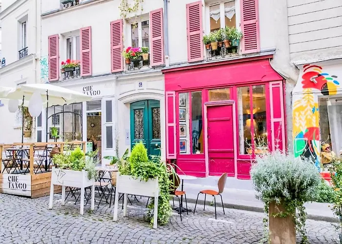 Amelie Poulain Studio In Heart Of Montmartre