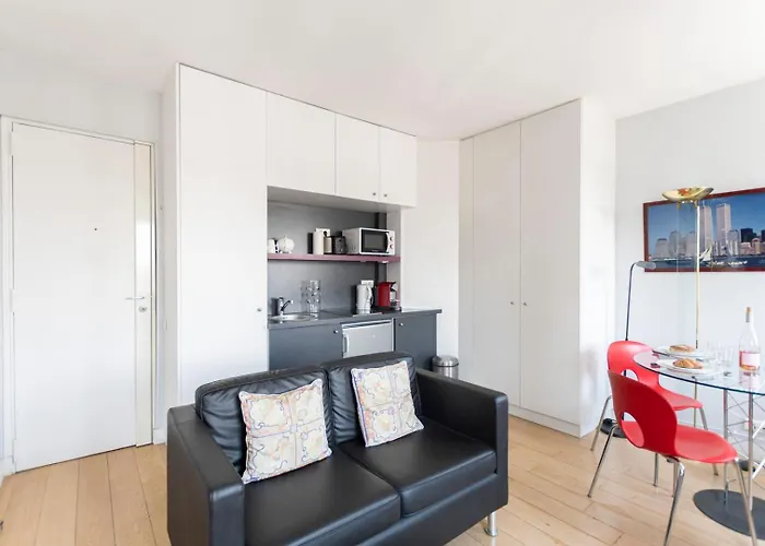 Guestready -Cozy Apartment With Eiffel Tower View