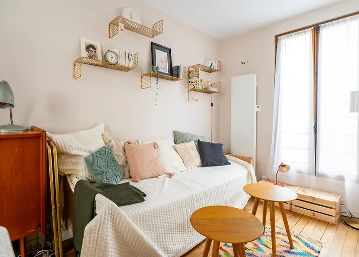 Apartment In Canal Saint Martin