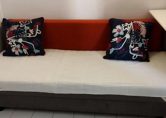 Petit Studio Renove Proche Place Republique 75011