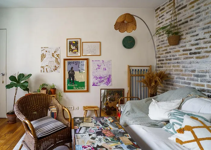 Contemporary 1Bd Apartment Hopital Saint Louis