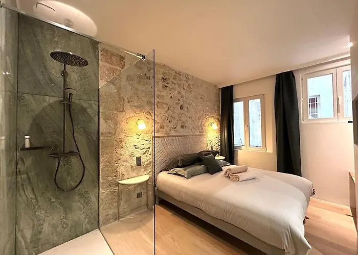 Louvre -Notre Dame 2Bd, 2Bath Ac