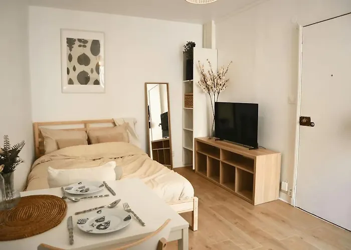 Cocon Moderne A Nation, Paris