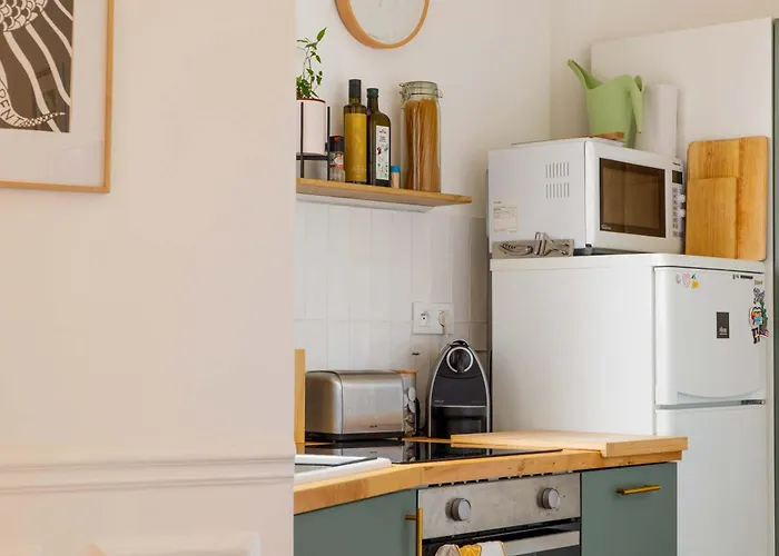 Vibrant 1Bd Urban Retreat Canal Saint-Martin