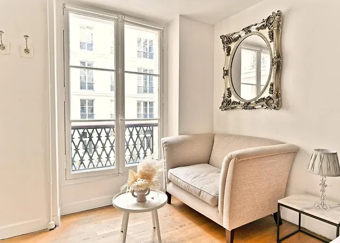 Pleasant Apartment Close To Galerie Lafayette - II